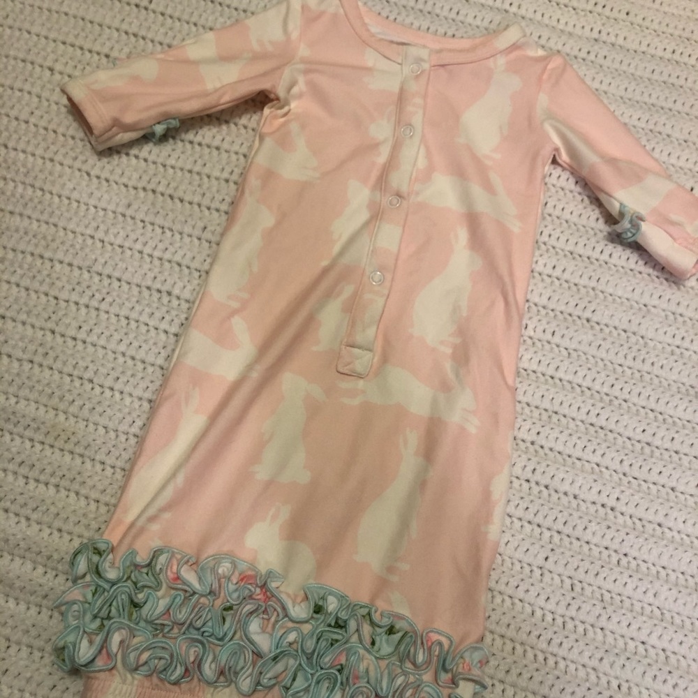 Sweet Honey newborn gown